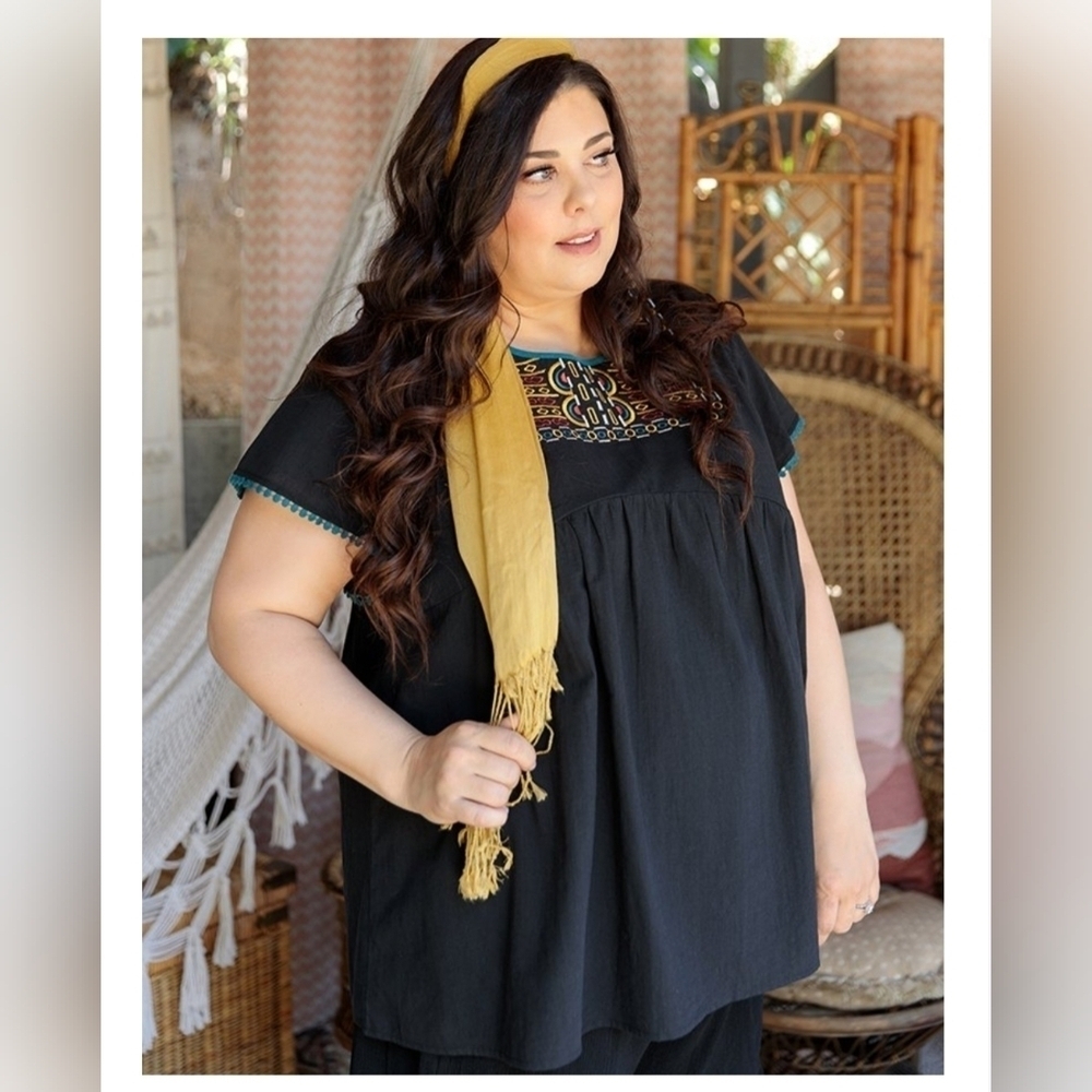 #156 Lularoe "Paisley " Embroidered Boho Style Black Cotton Tunic - Size: 3X